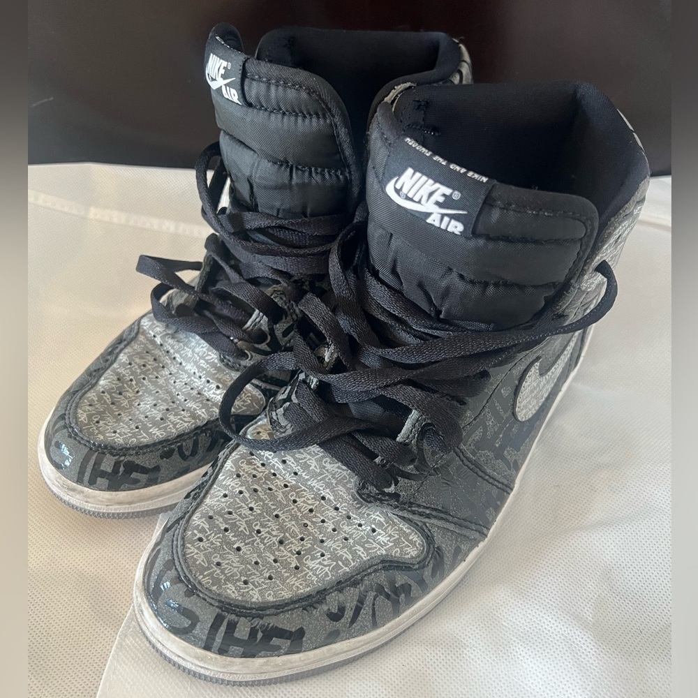 Men’s air Jordan 1 high OG rebellionarie used
